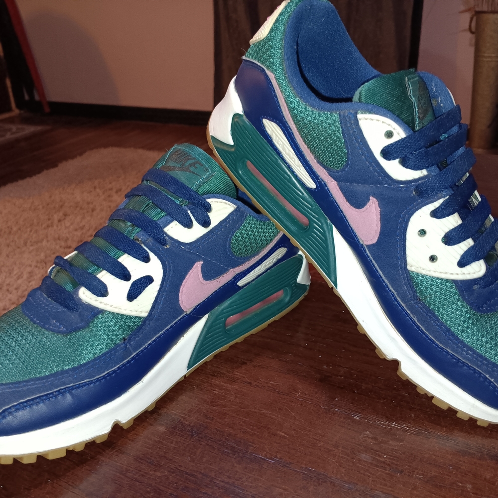 Nike Air Max Sneakers in Navy and Teal with Pink Accents